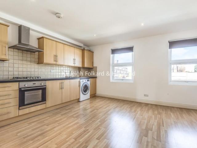 Flat for rent in Tooting Graveney, Isle Of Man