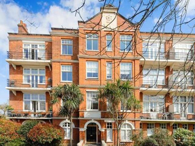 House for sale in Twickenham, Greater London