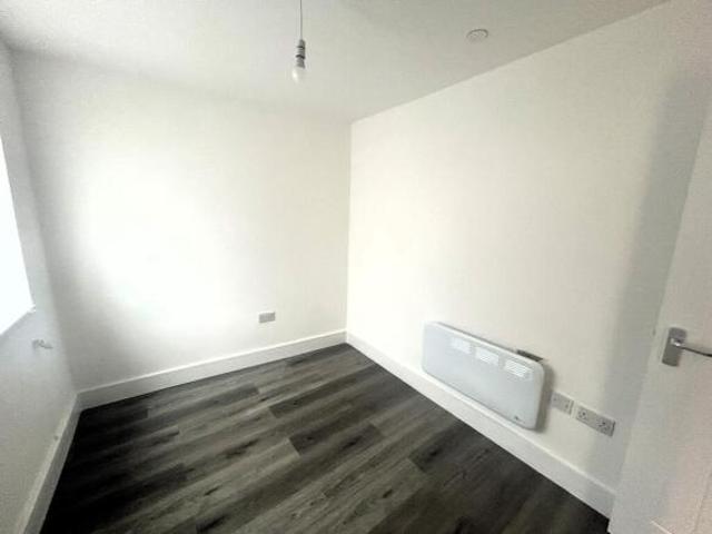 Flat for rent in Ely, Wales