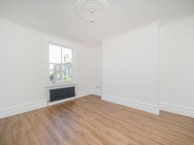 Flat for rent in Cat Hill