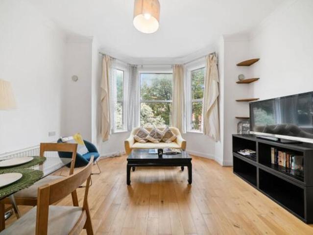 Flat for rent in Cat Hill