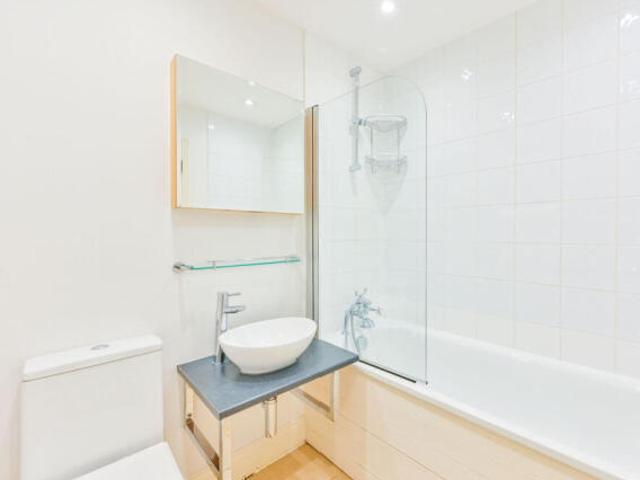 Flat for rent in Little Venice, Greater London