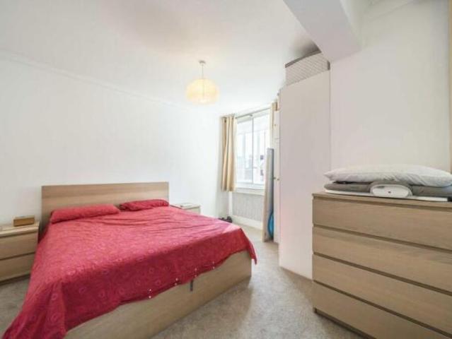 Flat for rent in Chiswick, Greater London