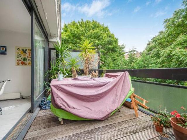 Flat for rent in Cat Hill