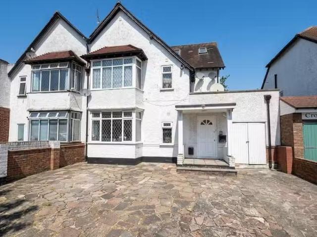 House for rent in Burnt Oak, Greater London