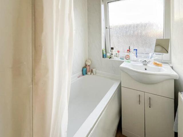 Flat for rent in Cat Hill