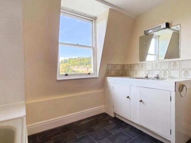 Flat for rent in Widcombe, Bath