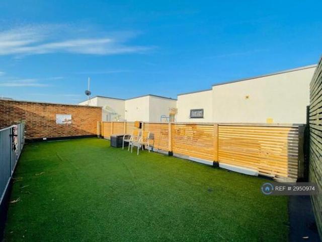 Flat for rent in Cat Hill