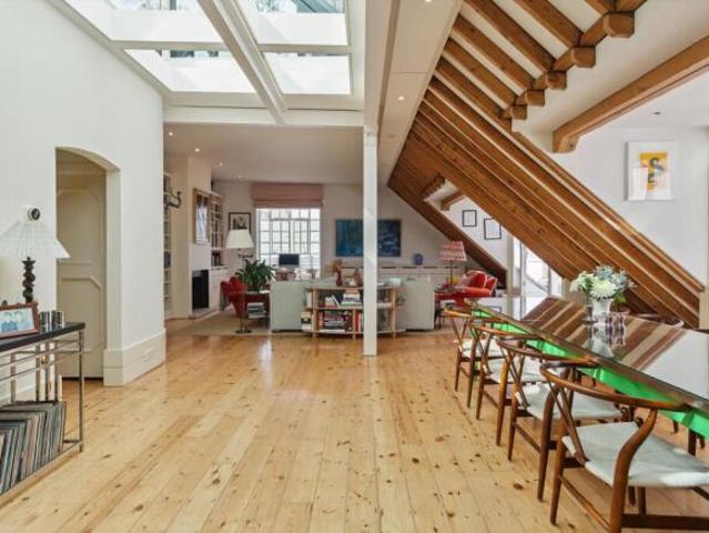 Flat for rent in Cat Hill