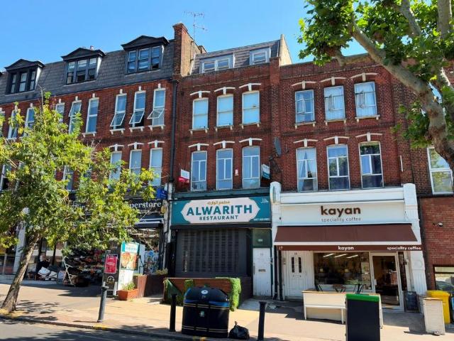 Flat for sale in Brondesbury, Greater London