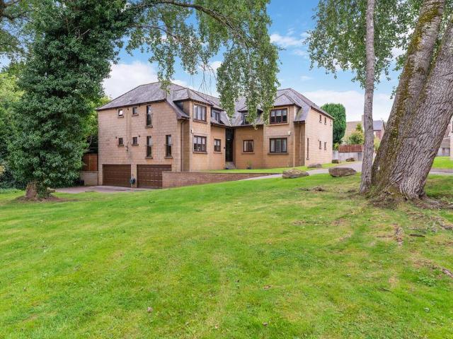Flat for sale in Sandyhills, Scotland