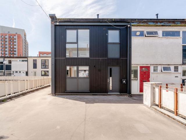 Flat for sale in Feckenham, City Of Bristol