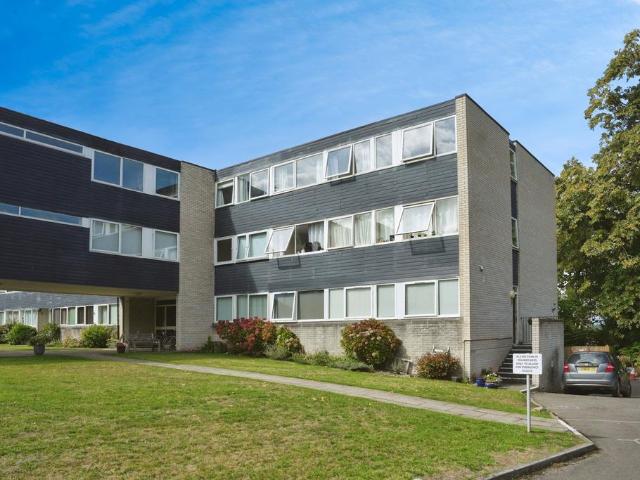 Flat for sale in Feckenham, City Of Bristol
