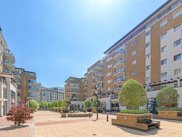 Flat for sale in Wandsworth, Greater London