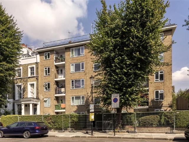 Flat for sale in Maida Hill, Greater London