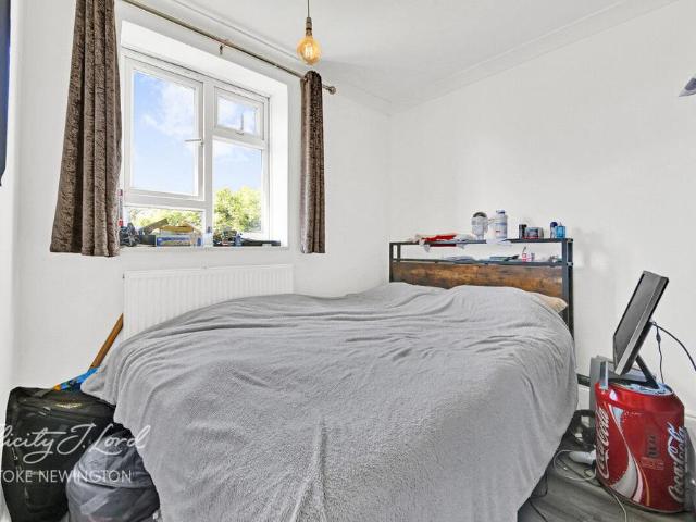 Flat for sale in West Hackney, Greater London