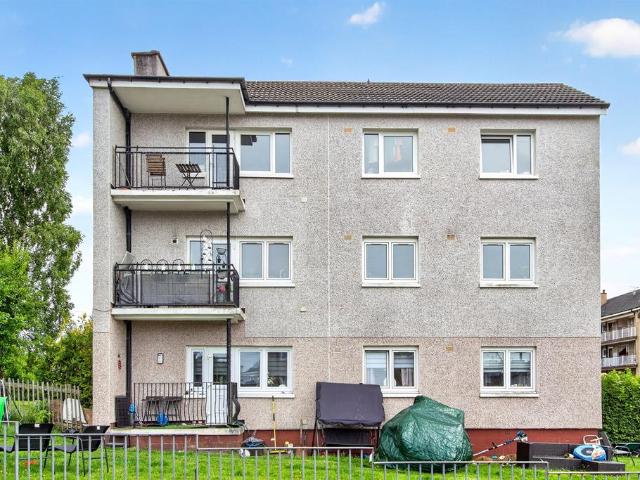Flat for sale in Auldhouse, Scotland