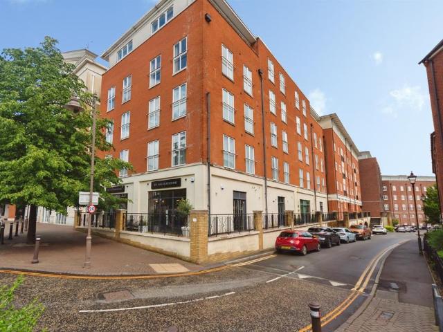 Flat for sale in Dickens Heath, West Midlands