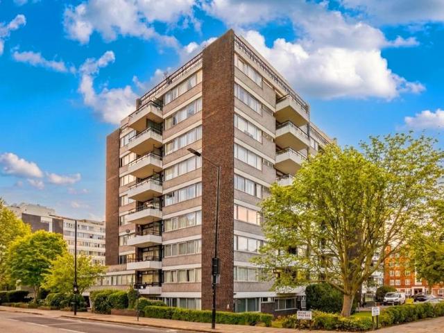 Flat for sale in St. John's Wood, Greater London