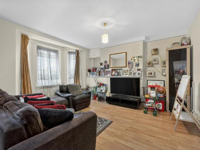 Flat for sale in London Borough of Lewisham, Brockley