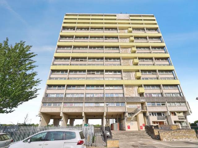 Flat for sale in Leytonstone, Greater London