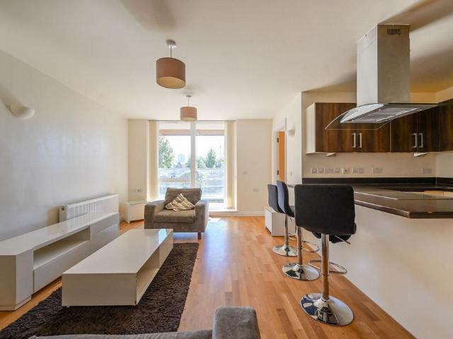 Flat for sale in London Borough of Tower Hamlets, Greater London