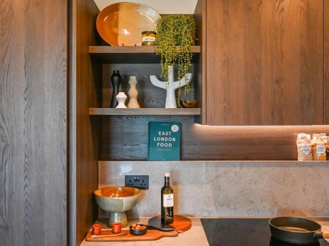 Flat for sale in Canning Town, Greater London