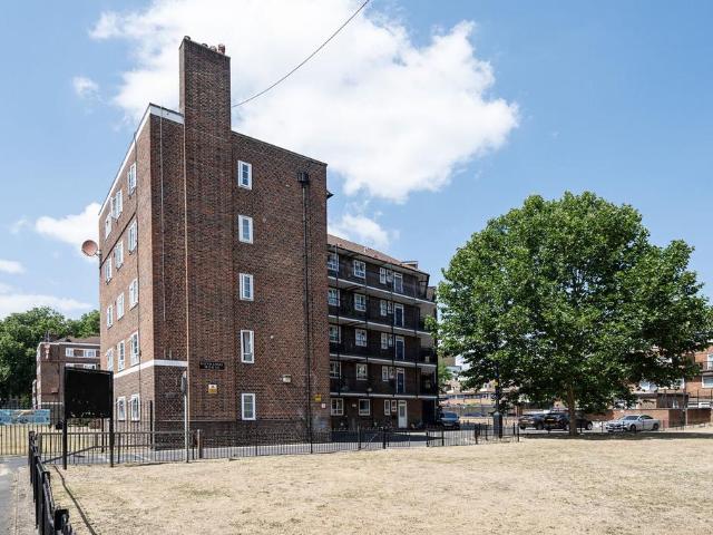 Flat for sale in Shoreditch, Greater London