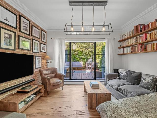 Flat for sale in Fitzrovia, Greater London
