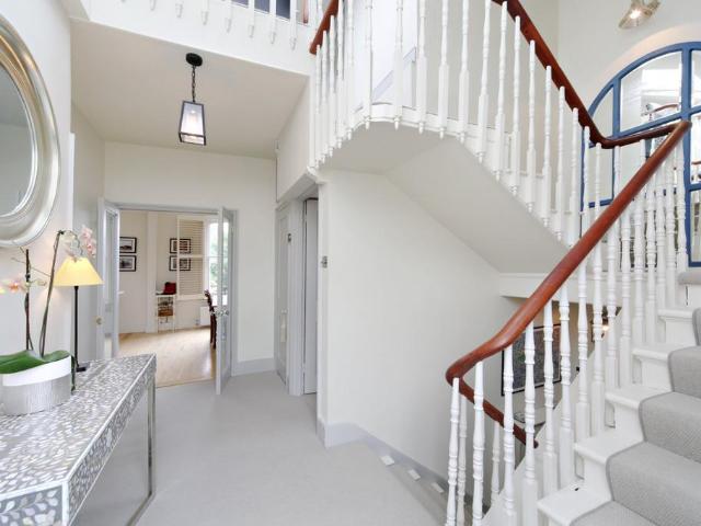 Flat for sale in North Kensington, Greater London