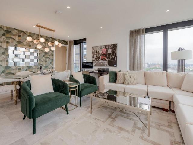 Flat for sale in Vauxhall, Greater London