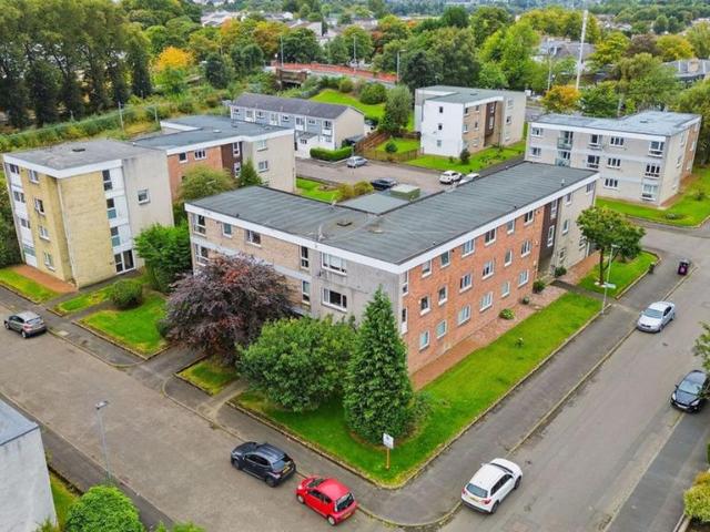 Flat for sale in Rosshall, Glasgow