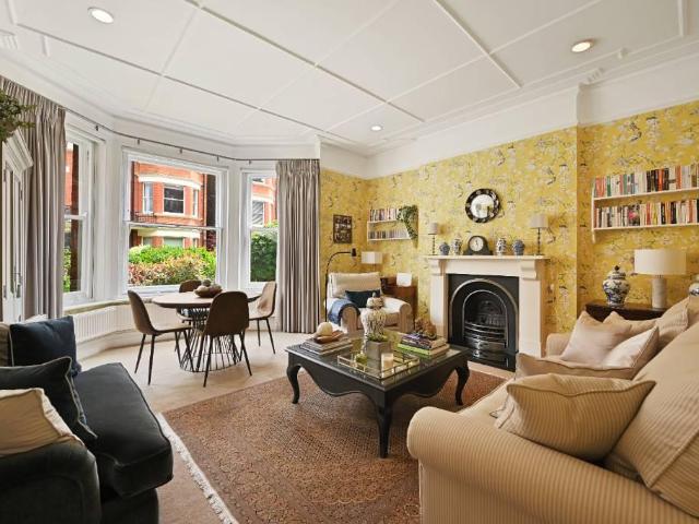 Flat for sale in Belsize Park, Primrose Hill