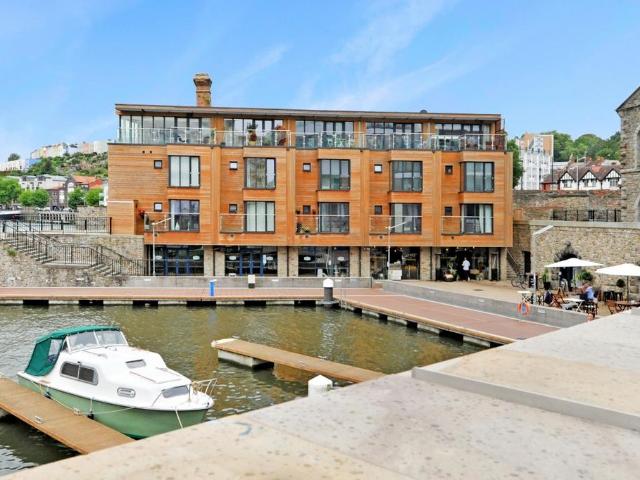 Flat for sale in Spike Island, Feckenham