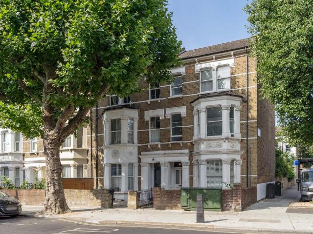 Flat for sale in Kensal Town, Greater London