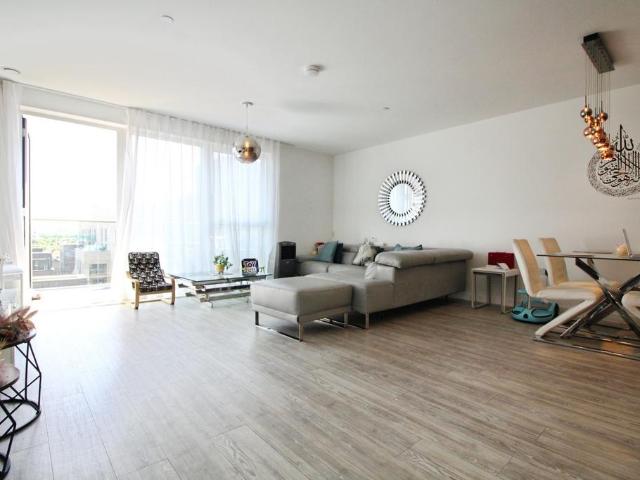 Flat for sale in Upton Park, Greater London