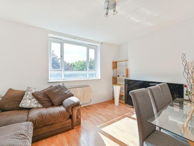 Flat for sale in London Borough of Lewisham, Greater London