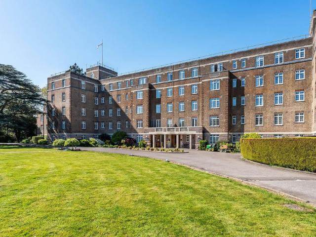 Flat for sale in Nevill Park, Sandown Park