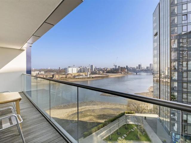 Flat for sale in Wandsworth, Greater London