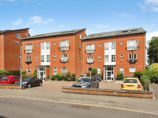 Flat for sale in Brook Street, Bourne Vale