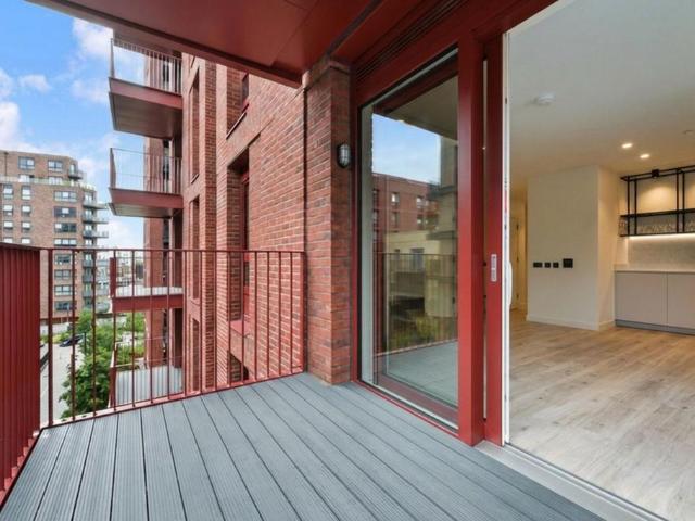 Flat for sale in Blackwall, Greater London