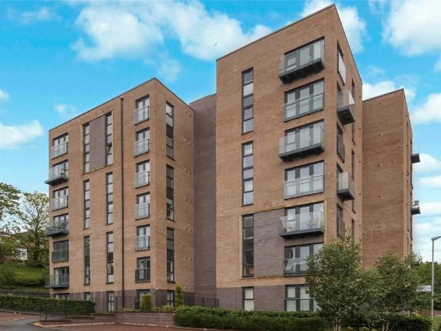 Flat for sale in Kelvindale, Scotland