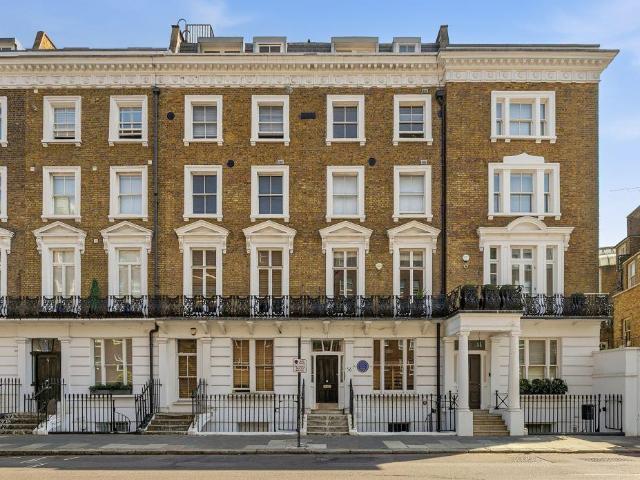 Flat for sale in Chelsea, Greater London