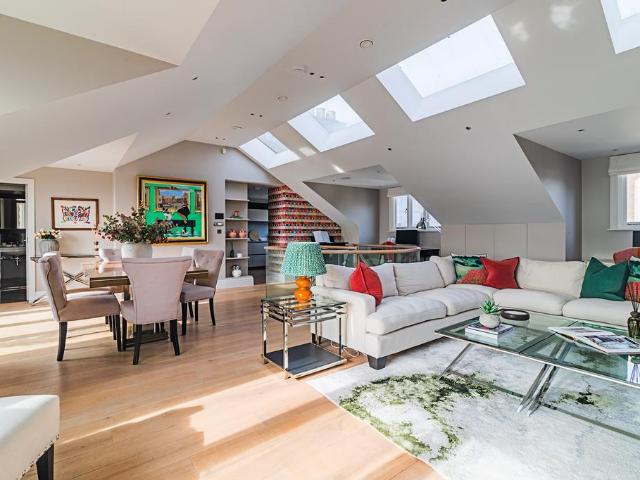 Flat for sale in St Clement Danes, Greater London