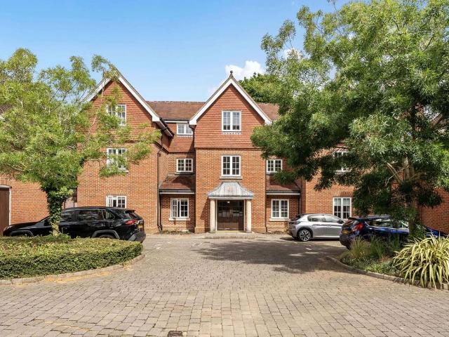 Flat for sale in Fulflood, Hampshire