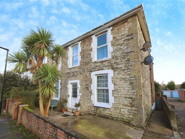 Flat for sale in Oakfield, Ryde