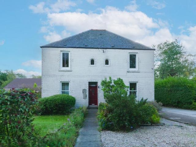 Flat for sale in Faucheldean, Winchburgh