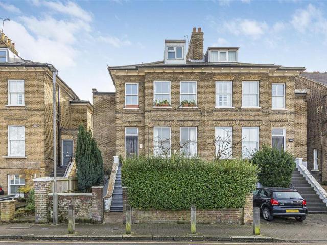 Flat for sale in Putney, Greater London