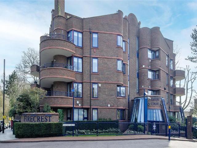 Flat for sale in West Hampstead, Greater London