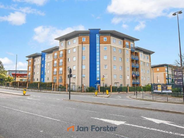 Flat for sale in Gosforth, Newcastle Upon Tyne